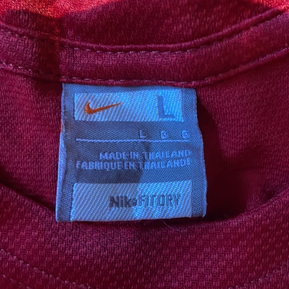 Vintage red nike shirt - Picture 2 of 2